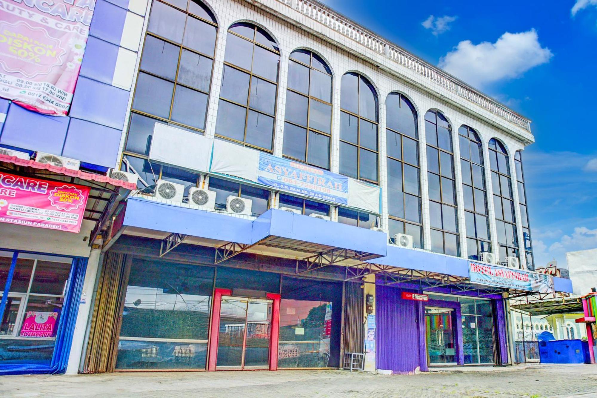 RedDoorz Plus near Istana Maimun Medan Bagian luar foto