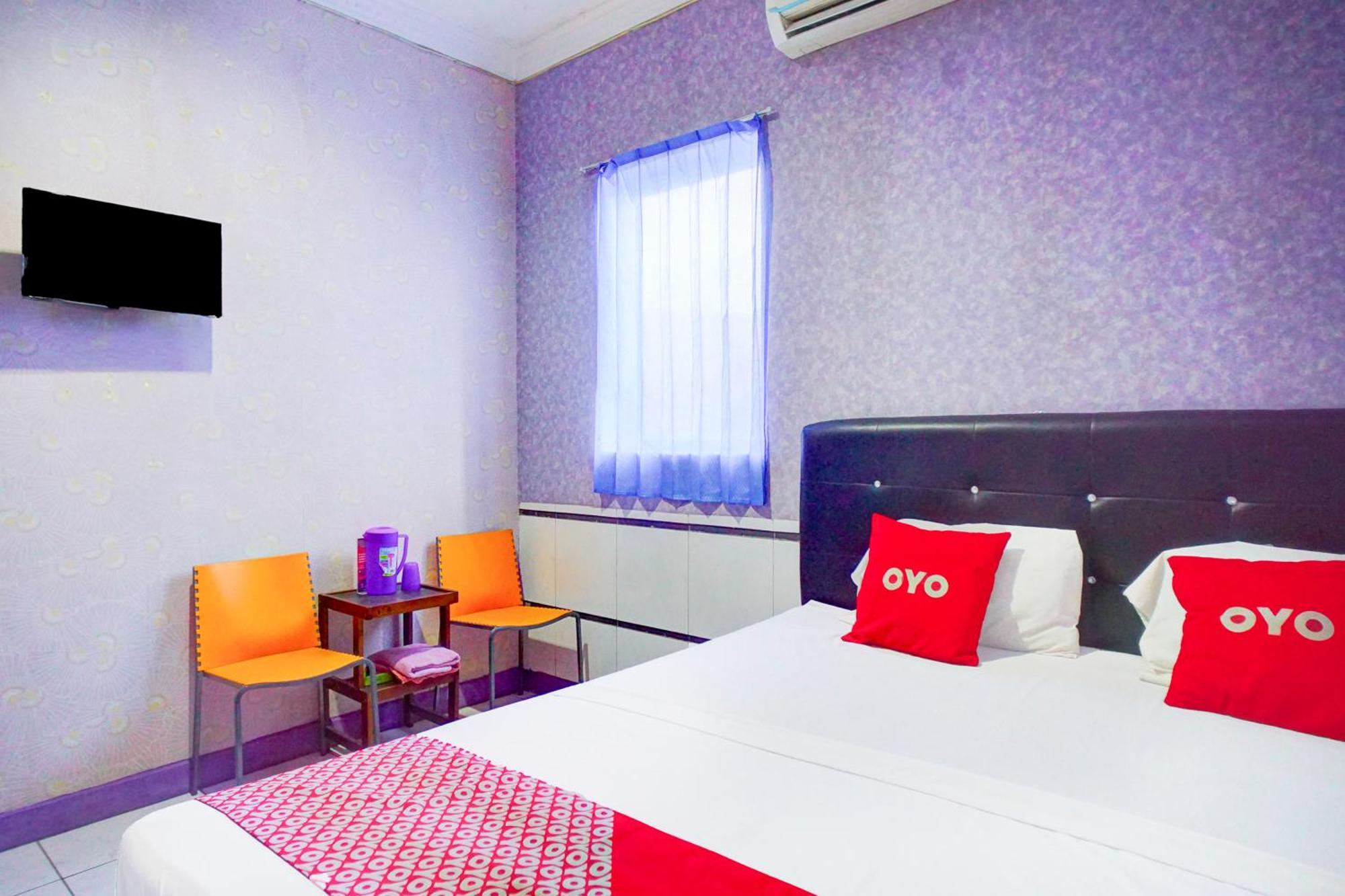 RedDoorz Plus near Istana Maimun Medan Bagian luar foto