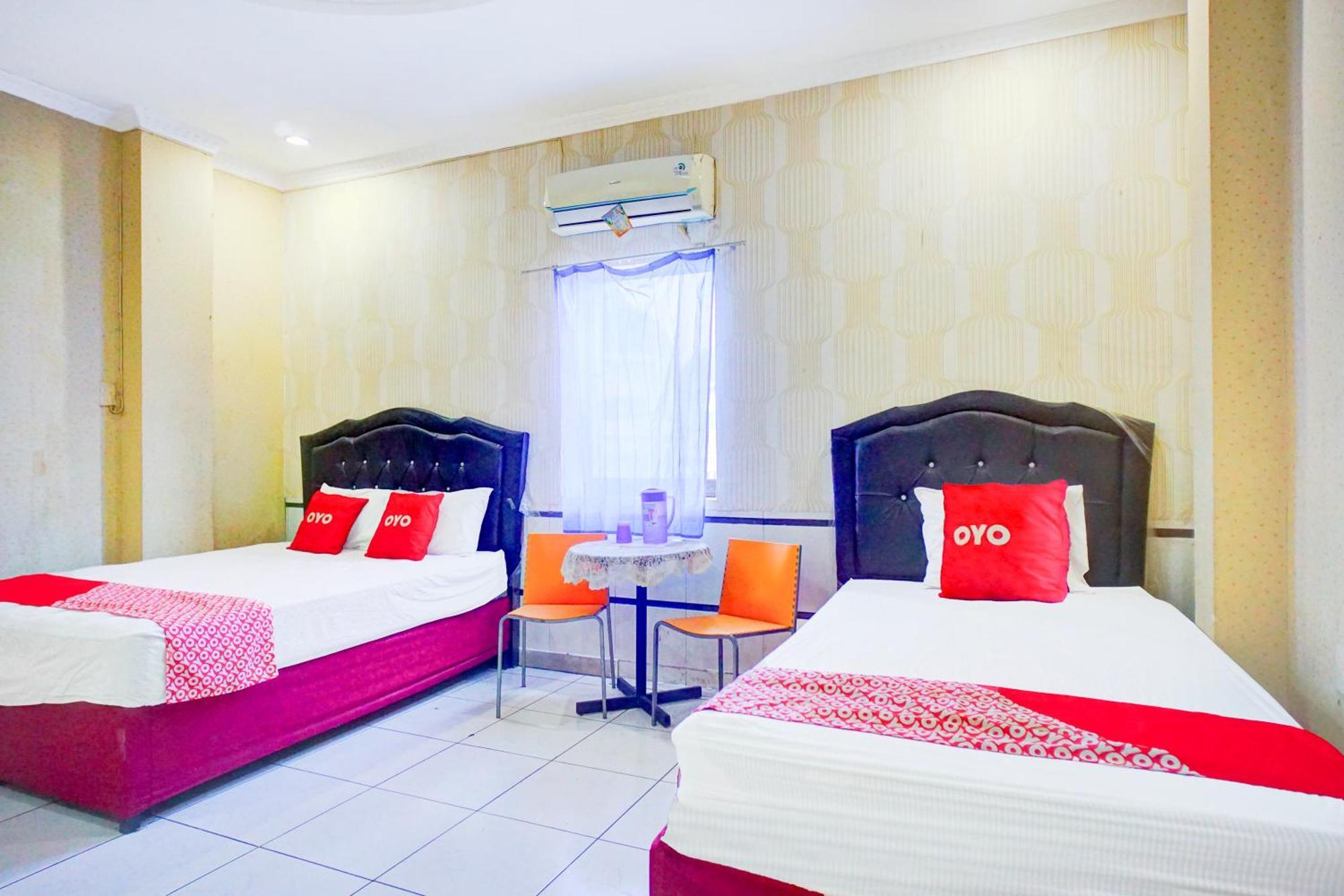 RedDoorz Plus near Istana Maimun Medan Bagian luar foto