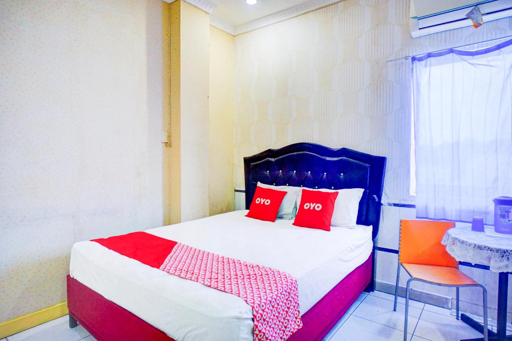 RedDoorz Plus near Istana Maimun Medan Bagian luar foto